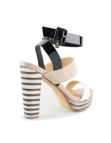 O6 Milano sandalo donna in vernice con tacco alto e plateau